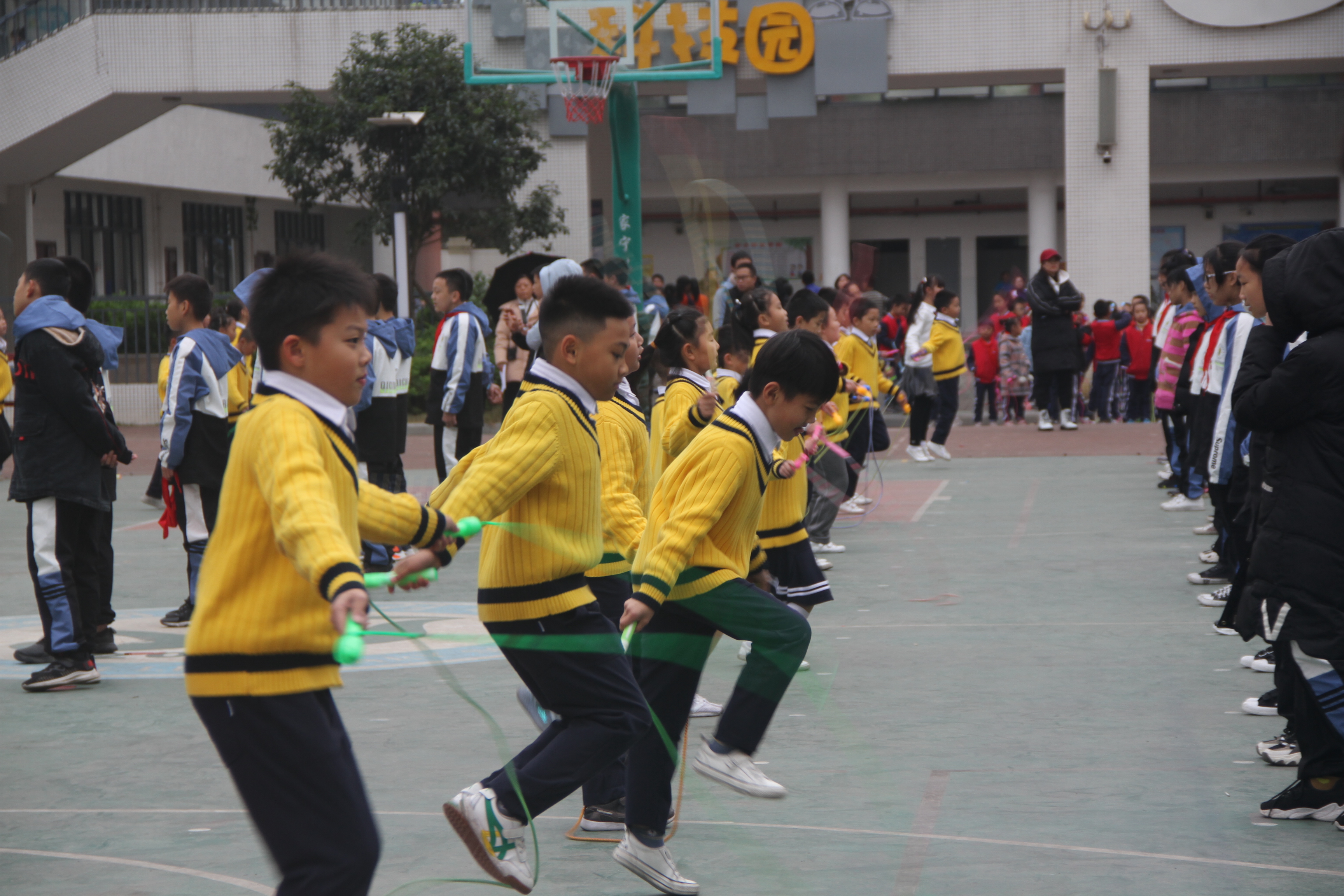 柳州市胜利小学:快乐运动,快乐成长——第四届"阳光体育"运动会