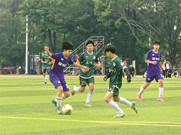 Young athletes compete in the Liuzhou Youth Campus Basketball and Football Competition.